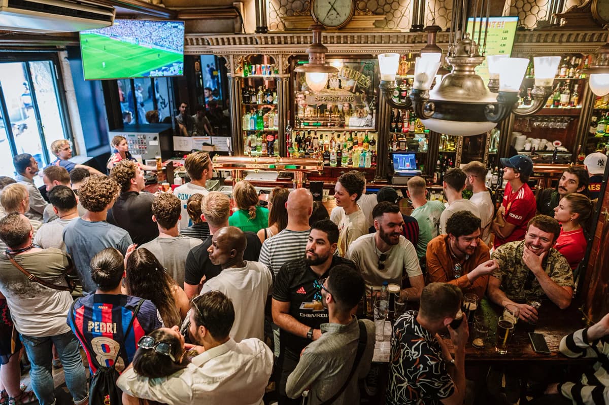 Why Pub Architecture Fosters Conversation and Community
